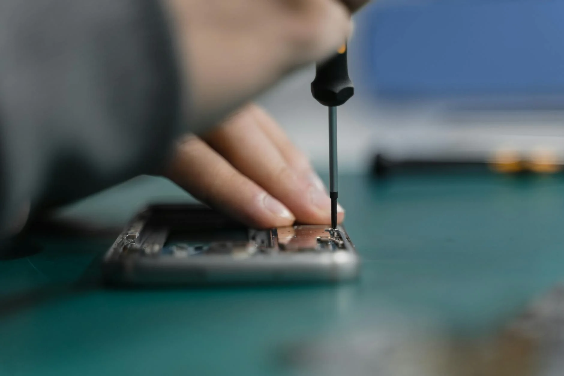 Cell Phone Repair illustrative graphic