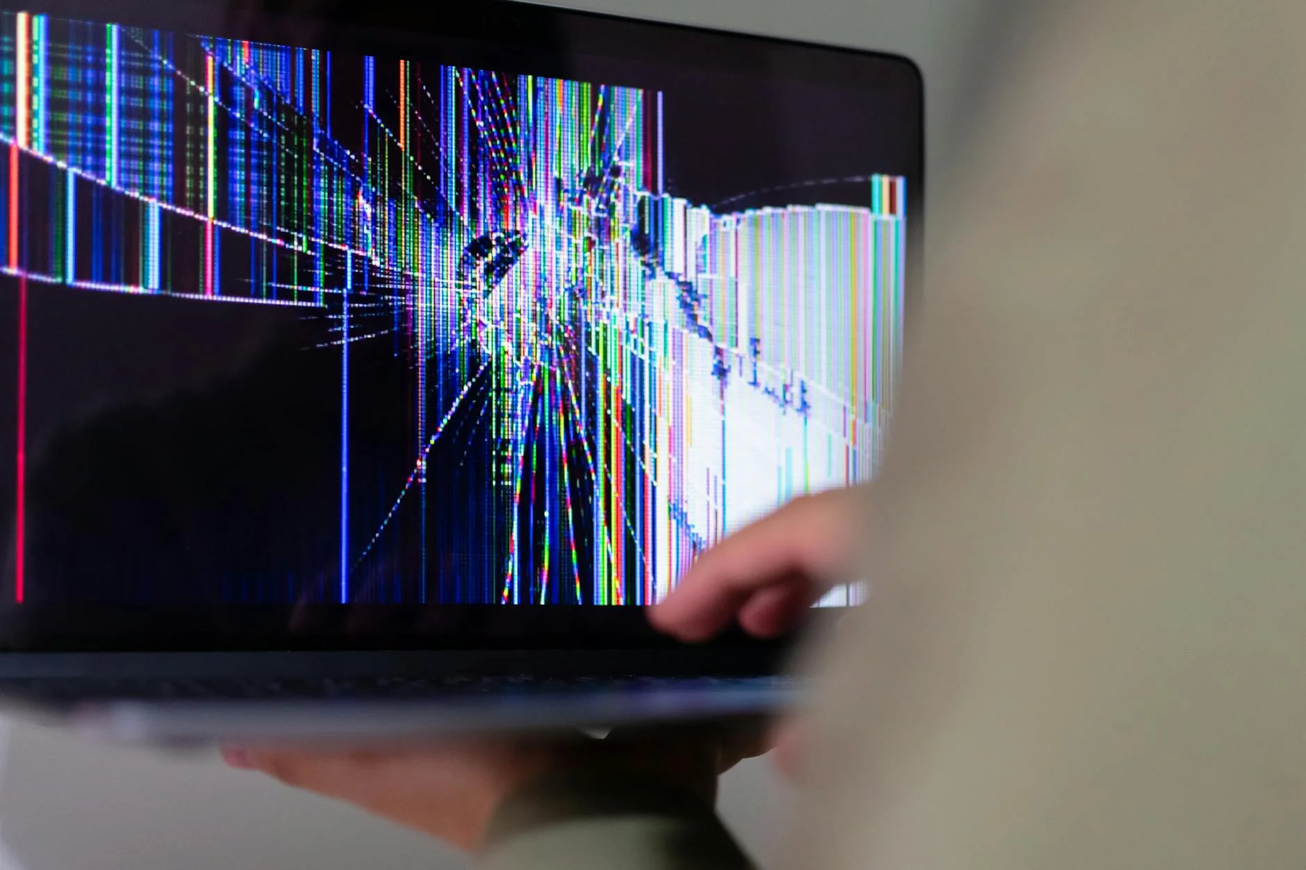 Screen replacement service for phones and laptops